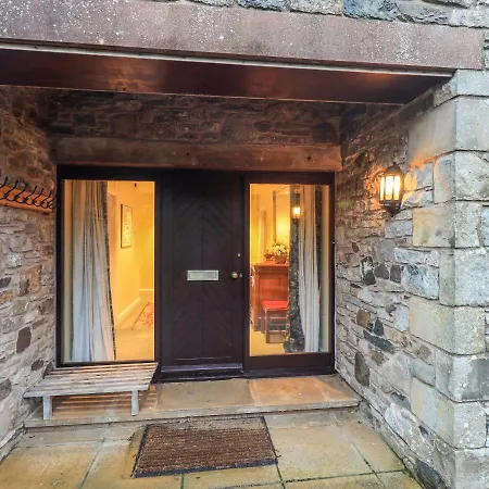 Semesterbostad House *